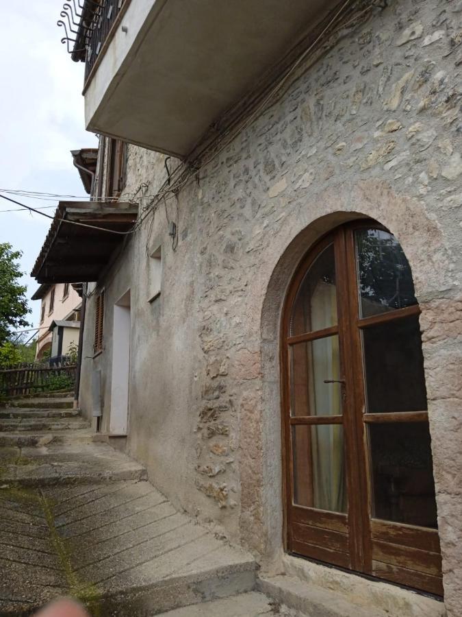 Appartamento Storico A Valle San Martino Di سبوليتو المظهر الخارجي الصورة