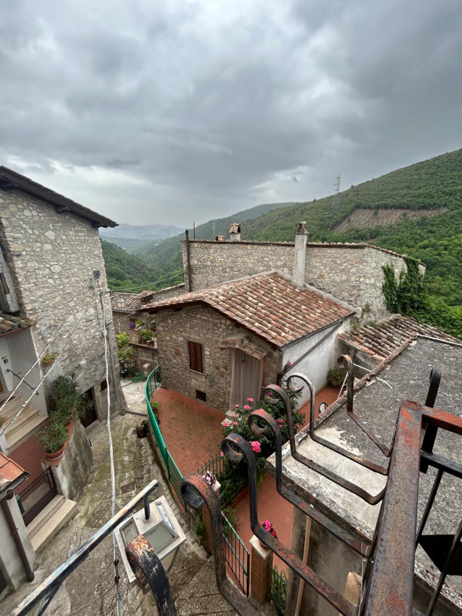 Appartamento Storico A Valle San Martino Di سبوليتو المظهر الخارجي الصورة